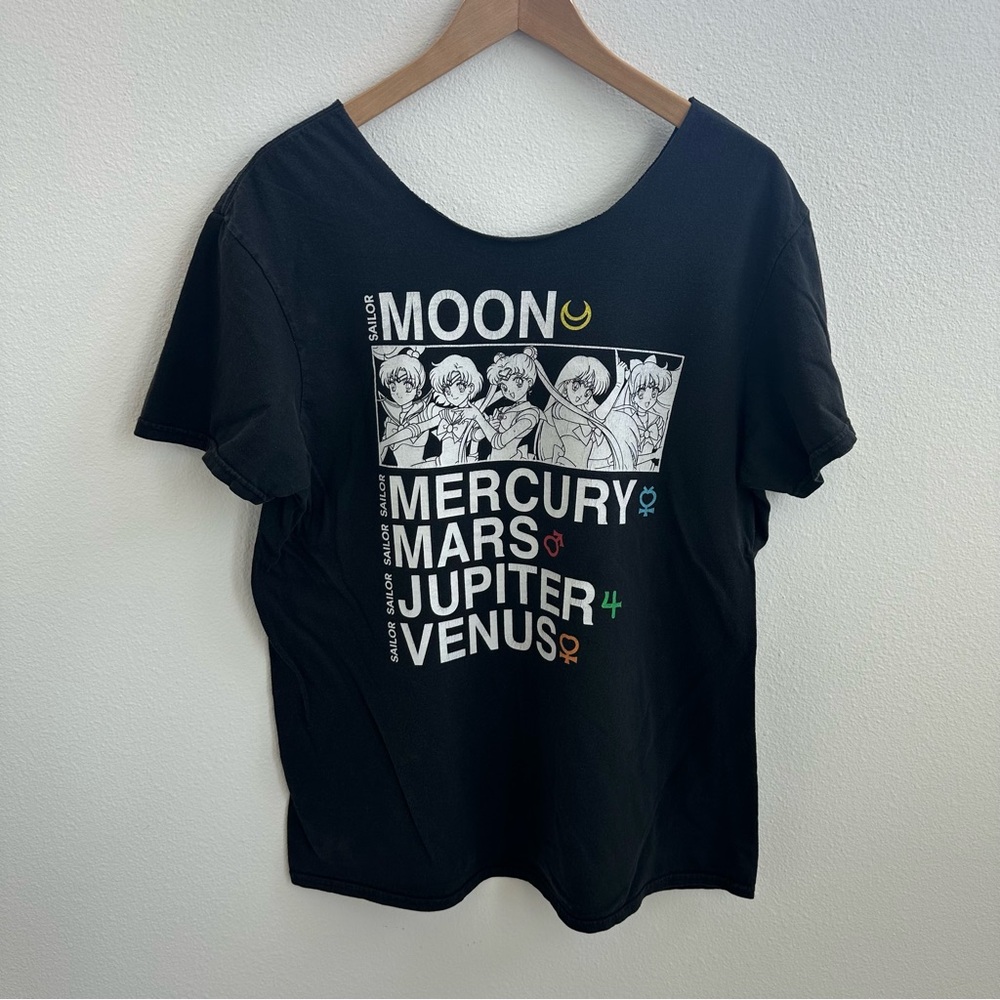 Sailor Moon off-the-shoulder graphic tee